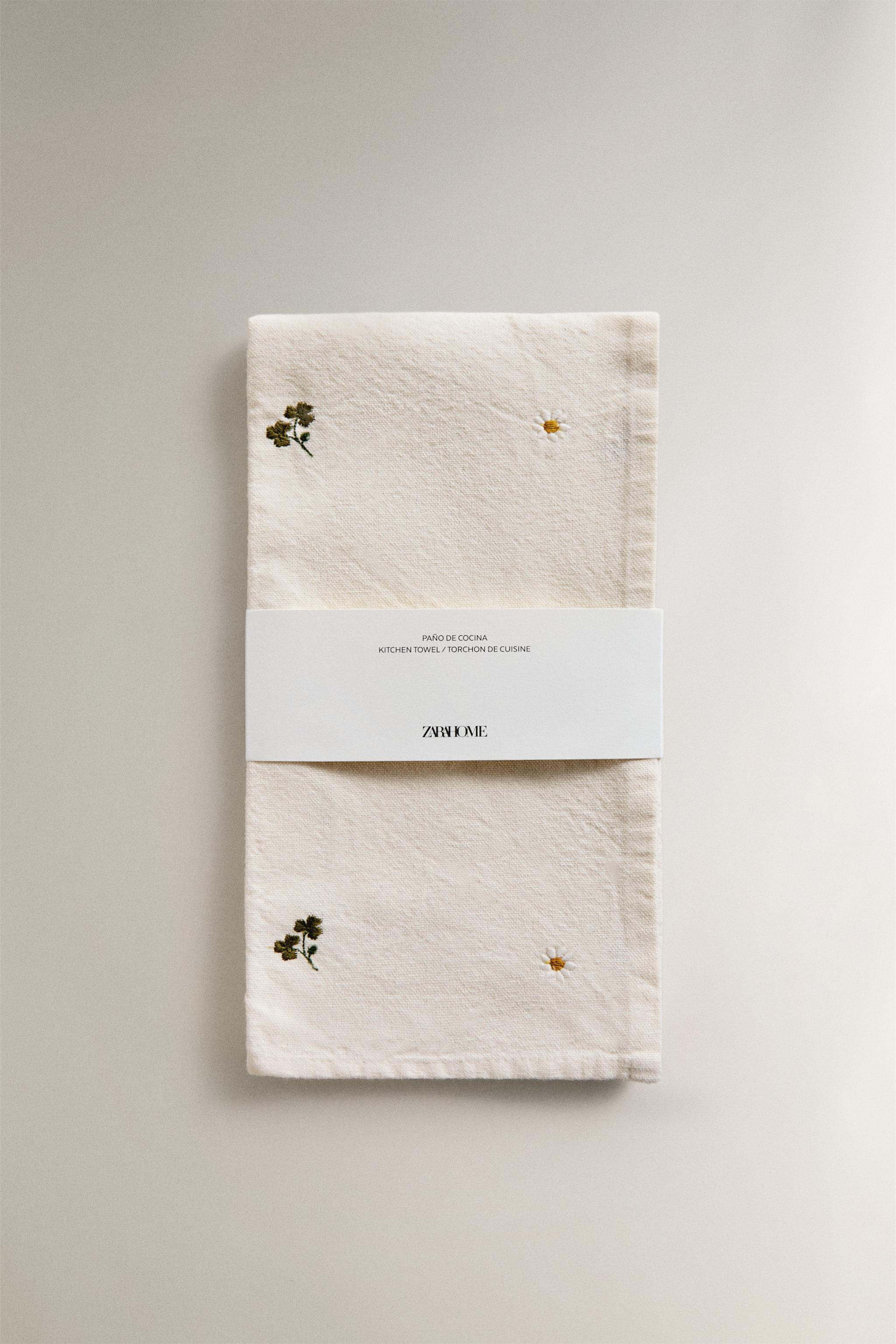EMBROIDERED CLOVER KITCHEN TOWEL